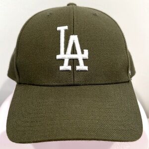 ⚾️Gently used Los Angeles Dodgers baseball cap 🧢 OSFA In Army Green/ White